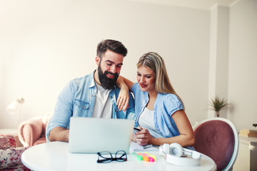 Obraz premium Couple at home