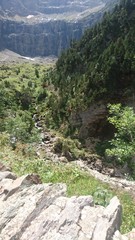 montagne ravin rivi&egrave;re nature randonn&eacute;e rocher paysage