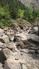 montagne ravin rivi&egrave;re nature randonn&eacute;e rocher paysage