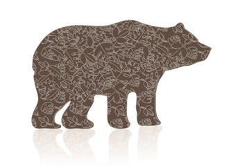 großer Braunbär mit Laub Muster