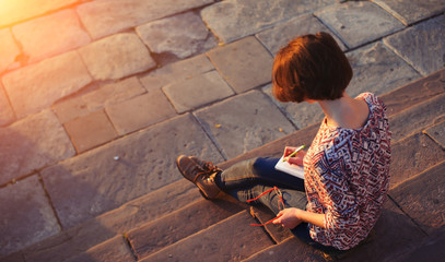 Fototapeta premium female student studying