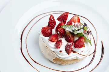 Strawberry pavlova cake