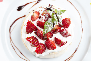 Strawberry pavlova cake