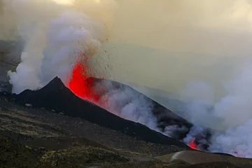 Crédence de cuisine en verre imprimé Volcan Etna, fontaine de lave