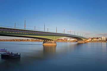 Fototapeta na wymiar Bonn, Kennedybrücke
