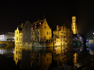 Fototapeta na wymiar Nuit d'hiver à Bruges