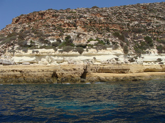 Fototapeta na wymiar Lampedusa, Cala pulcino coastline