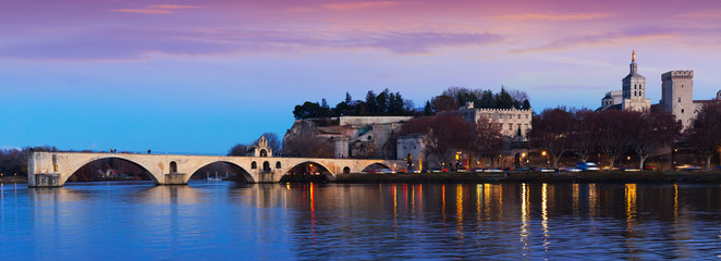 Fototapeta premium Pont St-Benezet and Avignon Cathedral at sunset, France