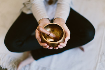 tibetan meditation singing bowl
