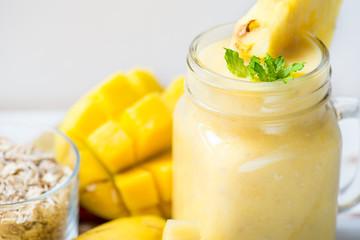 Mango, Banana, Pineapple and Oatmeal Smoothie in the Jar