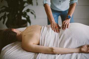 Fototapeta na wymiar woman getting a back massage