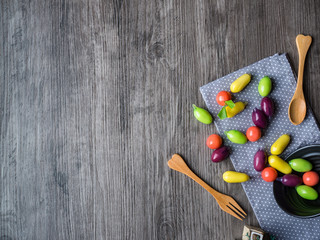 Deletable Imitation fruits in wood and ceramic bowl