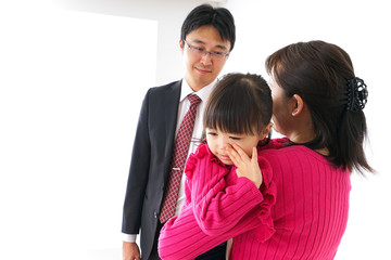 パパを見送る子ども・別れ