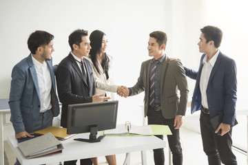Businessmen making handshake agreement. concept finishing up a meeting.