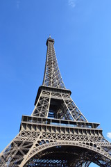 Une ballade parisienne aupr&egrave;s des granfs minuments