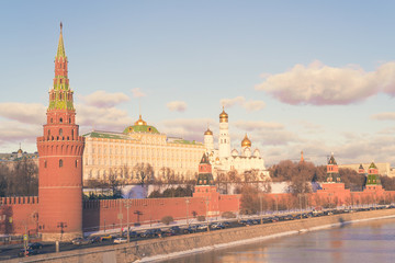 Obraz premium Sunset over the Moscow Kremlin and river in Russia