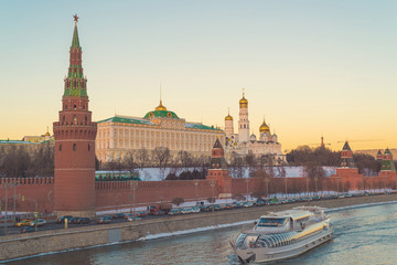 Fototapeta na wymiar Sunset over the Moscow Kremlin and river in Russia