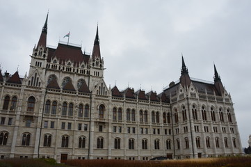 Fototapeta na wymiar Une visite sous la neige de Budapest en Hongrie
