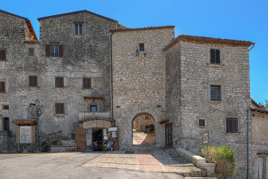 Fumone Main Town Portal
