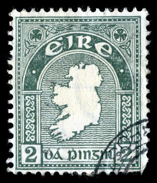Vintage 1922 green map of the Republic of Ireland (Eire) cancelled postage stamp