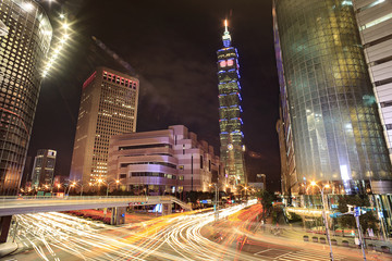 Fototapeta na wymiar Taipei, Taiwan evening skyline with havey traffic