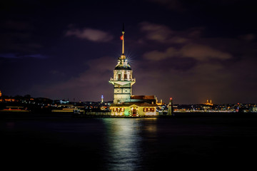 Fototapeta premium Maiden's Tower Istanbul Turkey Night