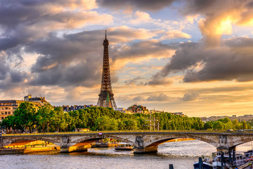 Fototapeta na wymiar Sunset view of Eiffel tower and Seine river in Paris, France