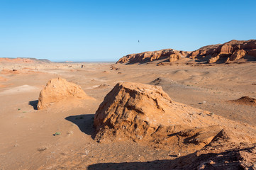 Fototapeta premium Монголия. Пустыня Гоби. Урочище Хермен-Цав.