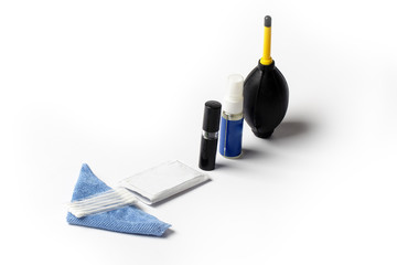 set for cleaning lenses, objects are supplied in the form of an arrow