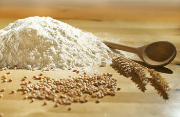 Flour, Wheat, Weizenmehl, Weizen, Körner, Ähren, Textraum, copy space
