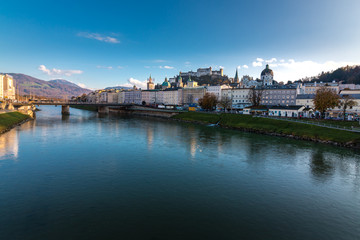 Fototapeta na wymiar Stadtbild Skyline von Salzburg mit Blick auf die Festung Hohensalzburg