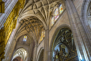 Obraz premium interior Gothic Cathedral of Segovia, columns and arches with large windows