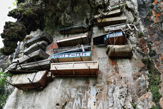 Hanging coffins of the Igorot indigenous people. Sagada-Mountain province-Philippines. 0231