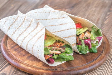 Avocado chicken taco