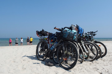 Letnia wycieczka rowerowa nad morze - obrazy, fototapety, plakaty