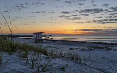 Fototapeta na wymiar Sunrise on Florida's east coast beach