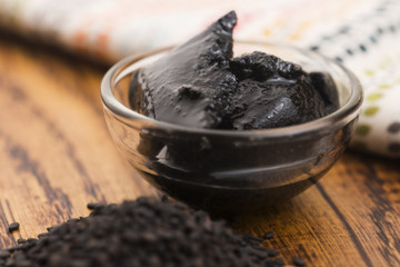 Black sesame paste