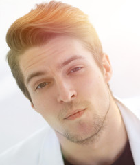 Obraz premium Intense man close up portrait