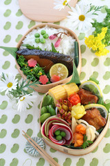 春のお弁当　お花見弁当