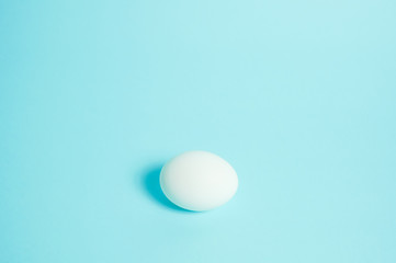 egg   シンプル素材　卵　水色背景