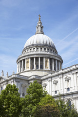 Fototapeta na wymiar LONDON - MAY, 2017: Vertical view of St PaulÕs Cathedral against blue sky, Ludgate Hill, London, EC4.