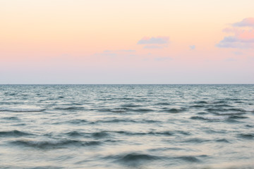 sea waves and horizon
