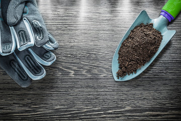 Gardening hand spade fertile soil protective gloves