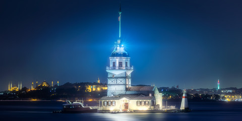Fototapeta na wymiar Maiden Tower in Bosphorus strait Istanbul, Turkey