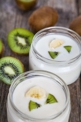 Yogurt with kiwi