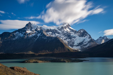 Obraz premium Paine Grande and Nordeskjold lake