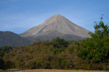 Fototapeta premium Volcán de fuego