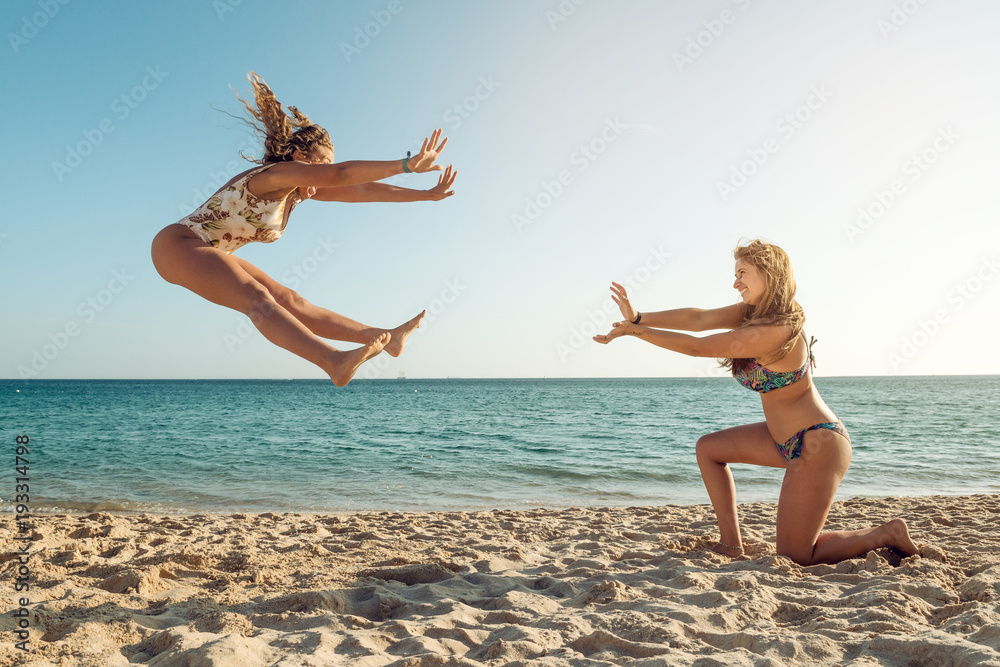 Wall mural Girls having fun