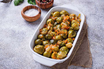 Baked brussels sprouts with carrot