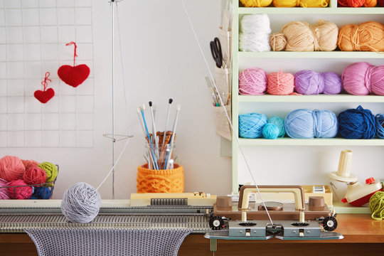 The Best and Worst Yarns for your Addi or Sentro Knitting Machines: Video  Tutorial + Pattern Links - Kelsey Jane Designs